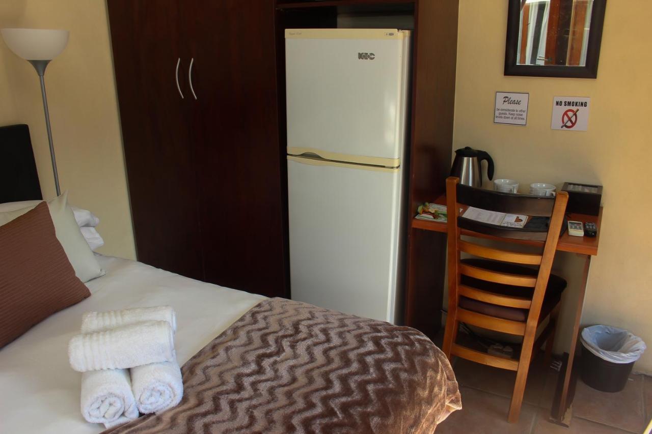Echo Garden Guesthouse Rustenburg Ngoại thất bức ảnh