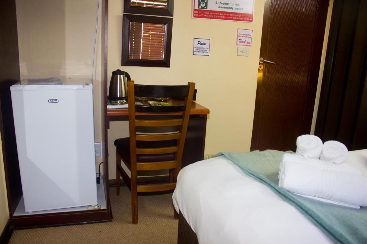 Echo Garden Guesthouse Rustenburg Ngoại thất bức ảnh