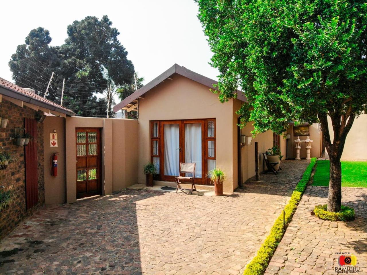 Echo Garden Guesthouse Rustenburg Ngoại thất bức ảnh